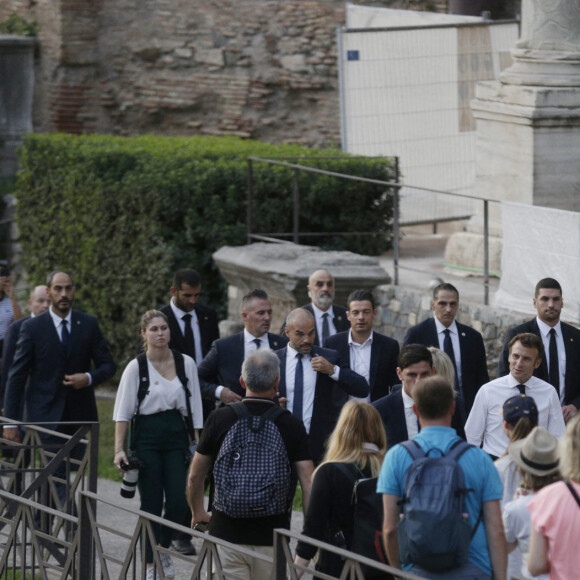 Exclusif - En marge de leur voyage à Rome, le président Emmanuel Macron et sa femme Brigitte se sont offerts un moment intime et confidentiel avec une visite privée du Mont Palatin le 24 octobre 2022.