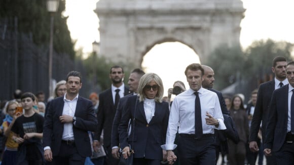 Brigitte Macron main dans la main avec Emmanuel, photos de leur parenthèse en amoureux en Italie