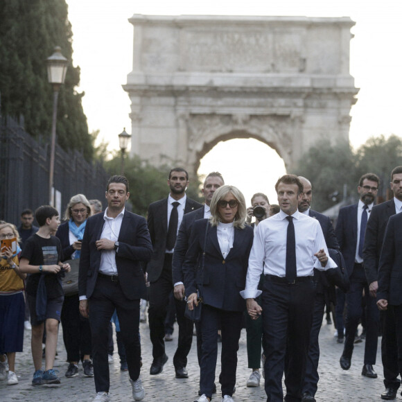 Exclusif - En marge de leur voyage à Rome, le président Emmanuel Macron et sa femme Brigitte se sont offerts un moment intime et confidentiel avec une visite privée du Mont Palatin le 24 octobre 2022.