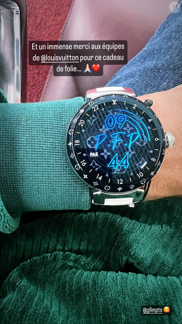Pauline Ferrand-Prévot a reçu une montre de la part de Louis Vuitton.