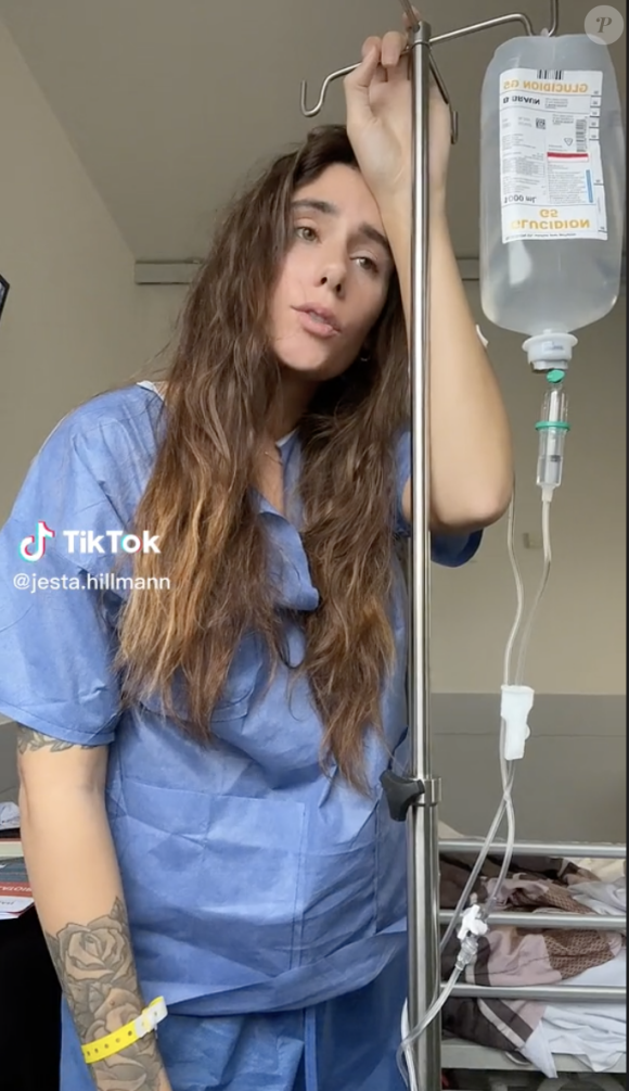 Jesta Hillmann à l'hôpital pour une opération des amygdales - Instagram