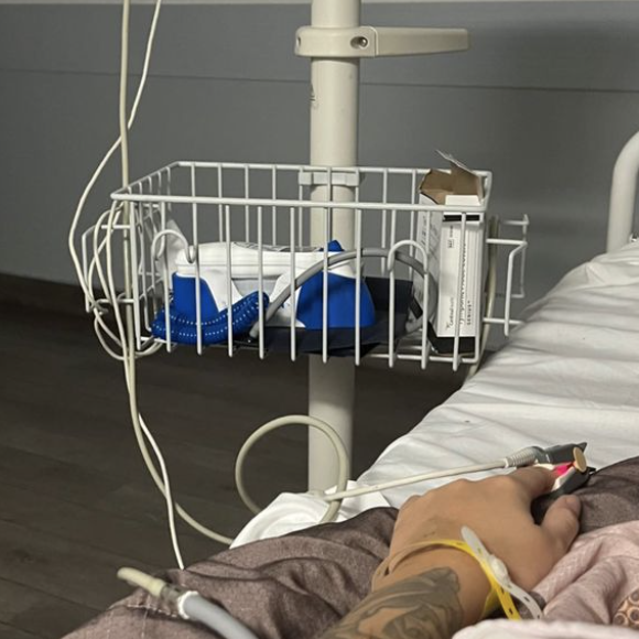 Jesta Hillmann à l'hôpital pour une opération des amygdales - Instagram