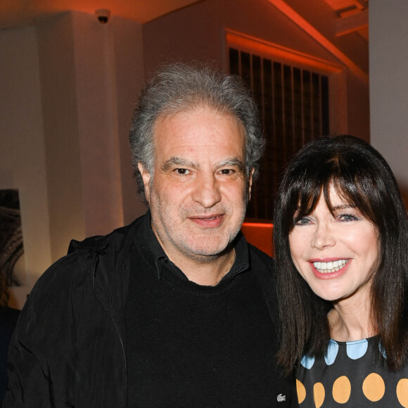 Raphaël Mezrahi et Karen Cheryl (Isabelle Morizet) - Soirée de lancement du premier livre de R. Perez "Ma mère, Dieu et Sylvie Vartan" aux éditions Les Escales dans les salons Hoche à Paris le 29 septembre 2021. © Coadic Guirec/Bestimage.