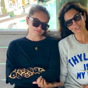 Thylane Blondeau et sa mère Véronika Loubry pendant leurs vacances en famille pour fêter les 18 ans de Thylane sur l'île de Staniel Cay, aux Bahamas, le 5 avril 2019.