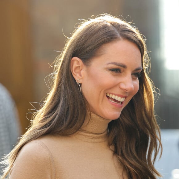 Le prince William, prince de Galles, et Catherine (Kate) Middleton, princesse de Galles, rencontrent le personnel et les usagers des services du Rainbow Centre à Scarborough, le 3 novembre 2022.