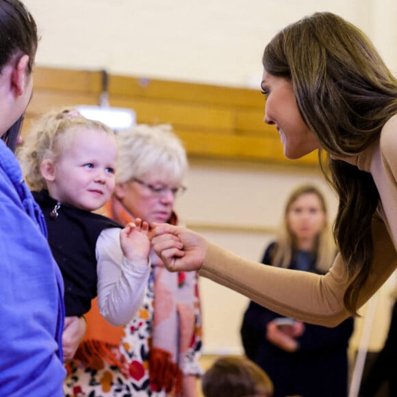 Le prince William, prince de Galles, et Catherine (Kate) Middleton, princesse de Galles, rencontrent le personnel et les usagers des services du Rainbow Centre à Scarborough, le 3 novembre 2022.