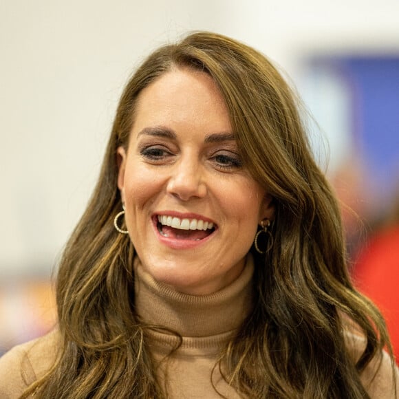 Le prince William, prince de Galles, et Catherine (Kate) Middleton, princesse de Galles, se rendent à Scarborough pour lancer un financement destiné à soutenir la santé mentale des jeunes, dans le cadre d'une collaboration dirigée par la Royal Foundation le 3 novembre 2022. 