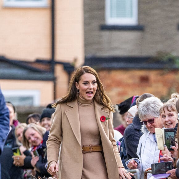 Le prince William, prince de Galles, et Catherine (Kate) Middleton, princesse de Galles, se rendent à Scarborough pour lancer un financement destiné à soutenir la santé mentale des jeunes, dans le cadre d'une collaboration dirigée par la Royal Foundation le 3 novembre 2022. 