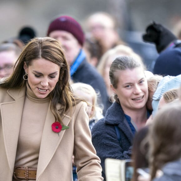 Le prince William, prince de Galles, et Catherine (Kate) Middleton, princesse de Galles, se rendent à Scarborough pour lancer un financement destiné à soutenir la santé mentale des jeunes, dans le cadre d'une collaboration dirigée par la Royal Foundation le 3 novembre 2022. 