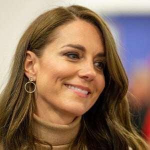 Le prince William, prince de Galles, et Catherine (Kate) Middleton, princesse de Galles, se rendent à Scarborough pour lancer un financement destiné à soutenir la santé mentale des jeunes, dans le cadre d'une collaboration dirigée par la Royal Foundation le 3 novembre 2022. 