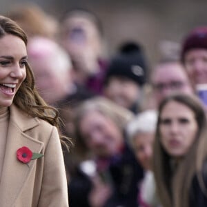 Le prince William, prince de Galles, et Catherine (Kate) Middleton, princesse de Galles, se rendent à Scarborough pour lancer un financement destiné à soutenir la santé mentale des jeunes, dans le cadre d'une collaboration dirigée par la Royal Foundation le 3 novembre 2022. 