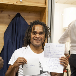 Exclusif - Christian Karembeu - Backstage du match de football caritatif du Variétés Club de France contre les légendes des Avirons Bayonnais au profit des associations "Pièces Jaunes" et "Centre Hospitalier de la Côte Basque - Service Pédiatrie" à Bayonne le 19 octobre 2022. 12.000 € ont été récoltés après la victoire du Variétés 2-1 contre les légendes des Avirons Bayonnais. © Pierre Perusseau/Bestimage