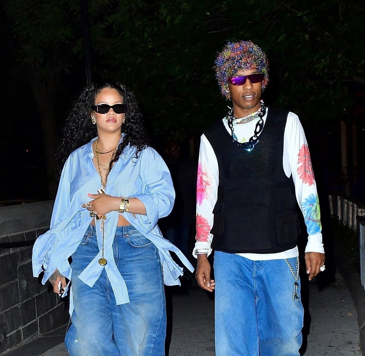 Photo : Rihanna (enceinte) avec son compagnon ASAP Rocky rentrent à leur  hôtel après l'after-show du défilé de mode masculine prêt à porter  printemps/été 2024 de la maison Louis Vuitton à Paris