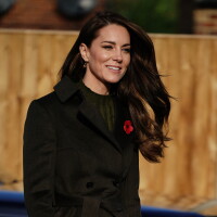 Kate Middleton, princesse de Galles ET du style : manteau XXL et sublimes bijoux, la duchesse au top