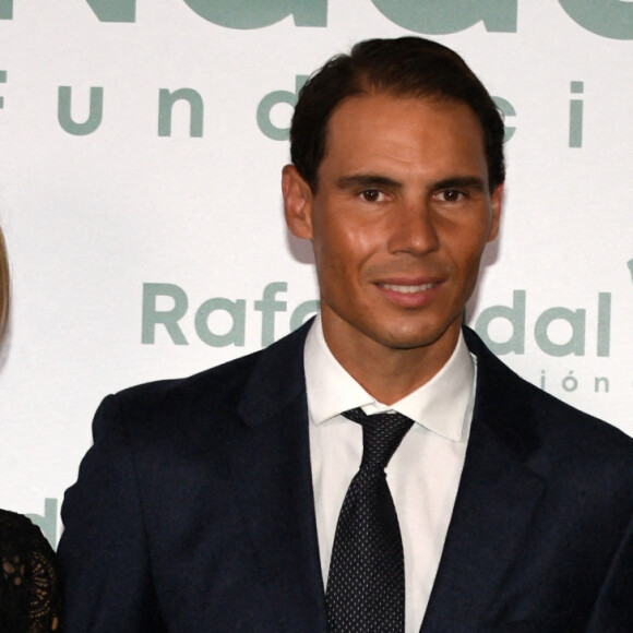 Rafael Nadal entre sa mère Ana María Parera et sa femme Xisca Perello - Photocall de la cérémonie du 10ème anniversaire de la fondation Rafael Nadal à Madrid le 18 novembre 2021. 