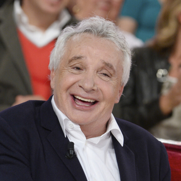Michel Sardou - Enregistrement de l'émission " Vivement Dimanche " Spéciale Les enfants du Top 50, le 8 octobre 2014. L'émission sera diffusée le 12 Octobre 2014.