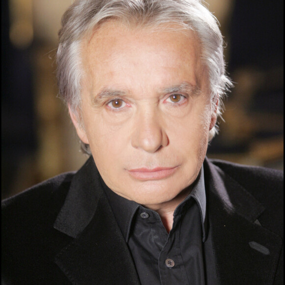 Michel Sardou sur le plateau de l'émission "Sept à Huit" le 23 janvier 2007