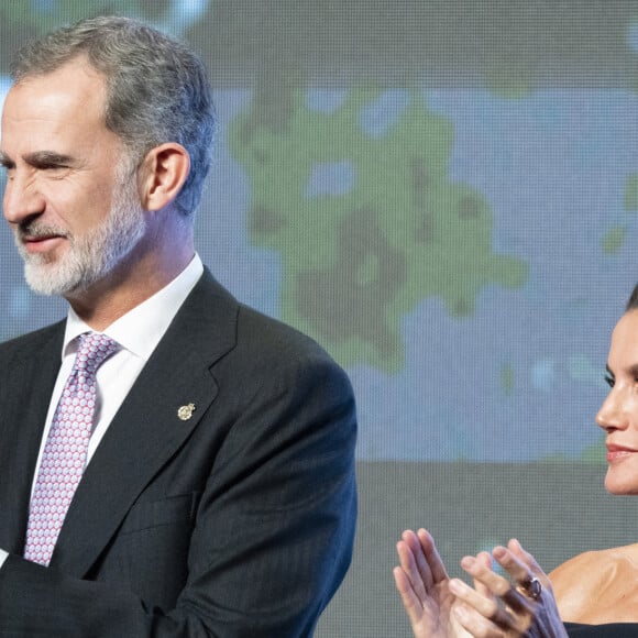 Le roi Felipe VI et la reine Letizia d'Espagne - 35e édition de la cérémonie des Macael Awards au bâtiment multifonctionnel de Macael. Le 11 novembre 2022.