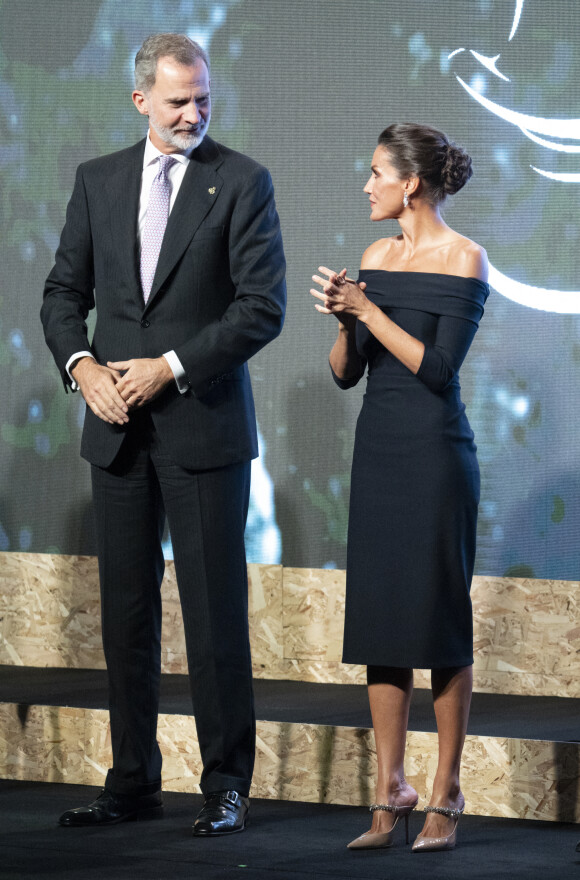Le roi Felipe VI et la reine Letizia d'Espagne - 35e édition de la cérémonie des Macael Awards au bâtiment multifonctionnel de Macael. Le 11 novembre 2022.