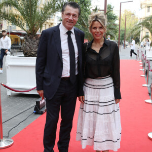 Christian Estrosi, le maire de Nice, et sa femme Laura Tenoudji Estrosi à la première du film "Boite Noire" dans le cadre du Festival CINEROMAN au cinéma Pathé Gare du Sud à Nice, France, le 19 juin 2021. © Denis Guignebourg/Bestimage 