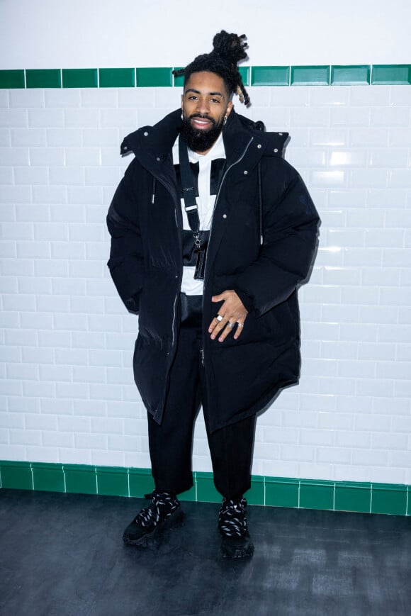 L'humoriste Fary au photocall du défilé Ami automne-hiver 2022/2023 dans le cadre de la Fashion Week de Paris, France, le 19 janvier 2022. Olivier Borde/bestimage 