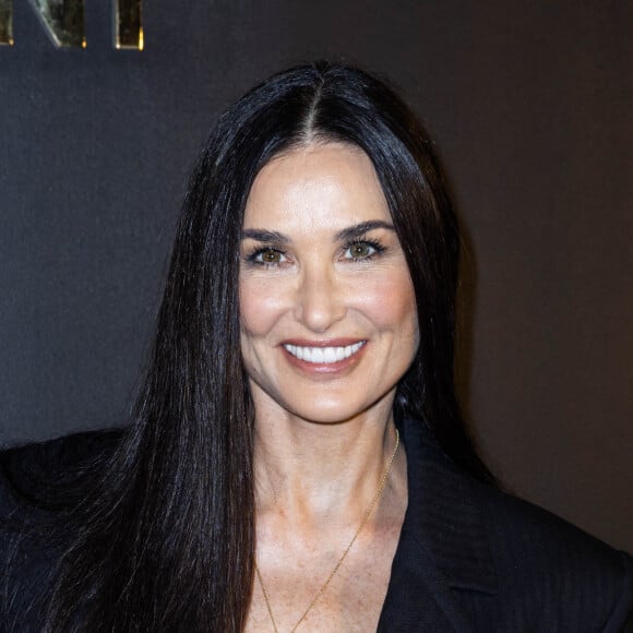 Demi Moore - People au photocall du défilé Saint-Laurent Prêt-à-porter Automne/Hiver 2022/2023 dans le cadre de la Fashion Week de Paris, France, le 1er Mars 2022. © Olivier Borde /Bestimage 