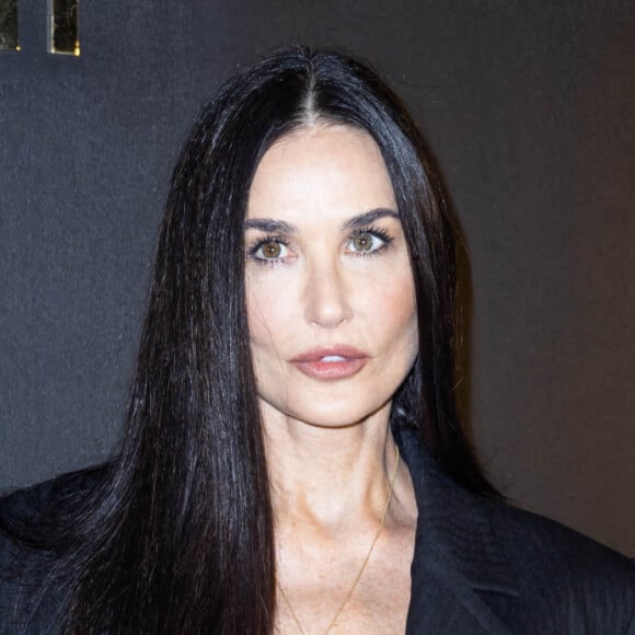 Demi Moore - People au photocall du défilé Saint-Laurent Prêt-à-porter Automne/Hiver 2022/2023 dans le cadre de la Fashion Week de Paris, France, le 1er Mars 2022. © Olivier Borde /Bestimage 