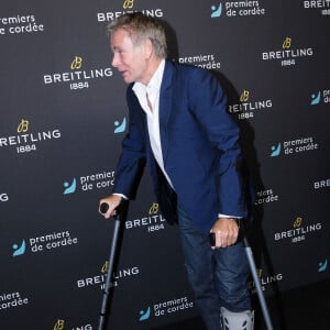 Exclusif - Franck Dubosc en béquilles - Dîner de charité Breitling à la Samaritaine pour l'association "Premiers de Cordée" à Paris, le 14 novembre 2022. © Rachid Bellak/Bestimage