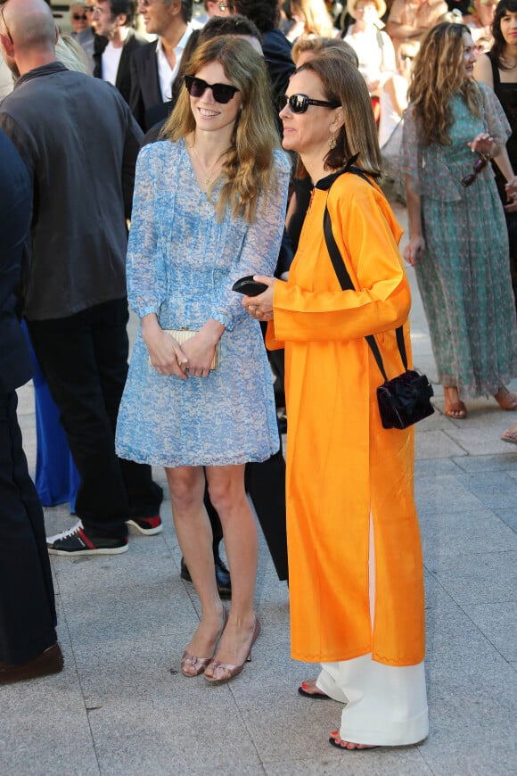 Carole Bouquet et sa belle-fille Masha Novoselova - Mariage civil de Thomas Langmann et Céline Bosquet à la mairie de Sartene, en corse du sud, le 21 juin 2013.