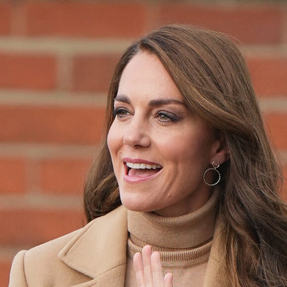 Le prince William, prince de Galles, et Catherine (Kate) Middleton, princesse de Galles, se rendent à Scarborough pour lancer un financement destiné à soutenir la santé mentale des jeunes, dans le cadre d'une collaboration dirigée par la Royal Foundation le 3 novembre 2022. 