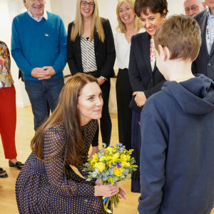 Catherine (Kate) Middleton, princesse de Galles, en visite au centre communautaire ukrainien de Reading, le 17 novembre 2022. Elle y rencontre des familles ukrainiennes pour en savoir plus sur le soutien que le centre apporte à ceux qui arrivent au Royaume-Uni à la suite du conflit en Ukraine. 