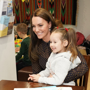Catherine (Kate) Middleton, princesse de Galles, en visite au centre communautaire ukrainien de Reading. Elle y rencontre des familles ukrainiennes pour en savoir plus sur le soutien que le centre apporte à ceux qui arrivent au Royaume-Uni à la suite du conflit en Ukraine. 