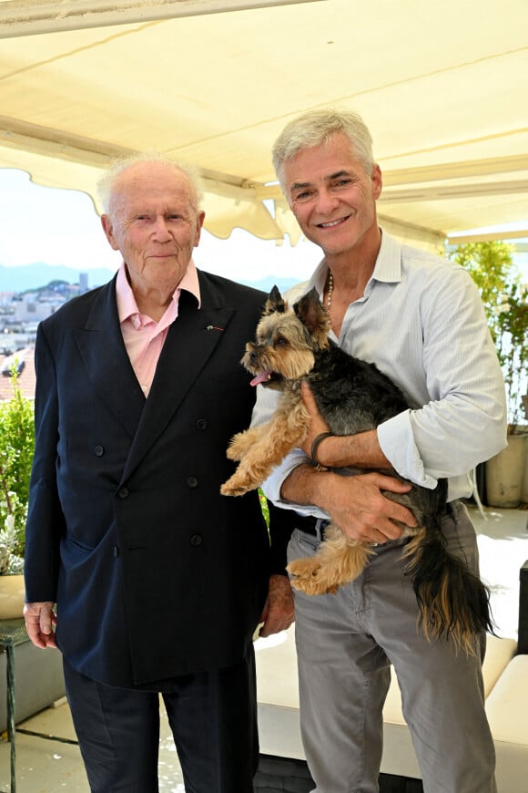 Exclusif - Rendez-vous avec Philippe Bouvard et sa femme Colette à leur domicile à Cannes, France, le 24 août 2022, pour une interview avec Cyril Viguier pour TV5 Monde
