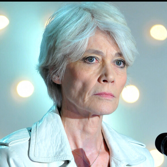 Archives - Françoise Hardy - Enregistrement de "Vivement Dimanche".