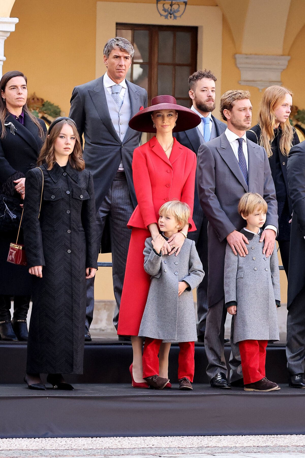 Beatrice Borromeo divine son fils fait le pitre et lui touche le