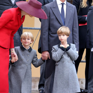 Beatrice Borromeo, Pierre Casiraghi, Francesco et Stefano, Dimitri Rassam, Balthazar Rassam, Charlotte Casiraghi, Raphaël Elmaleh, Sasha Casiraghi, Andrea Casiraghi, Tatiana Santo Domingo, India Casiraghi - La famille princière de Monaco dans la cour du palais lors de la Fête Nationale de la principauté de Monaco le 19 novembre 2022. © Dominique Jacovides / Bruno Bebert / Bestimage 