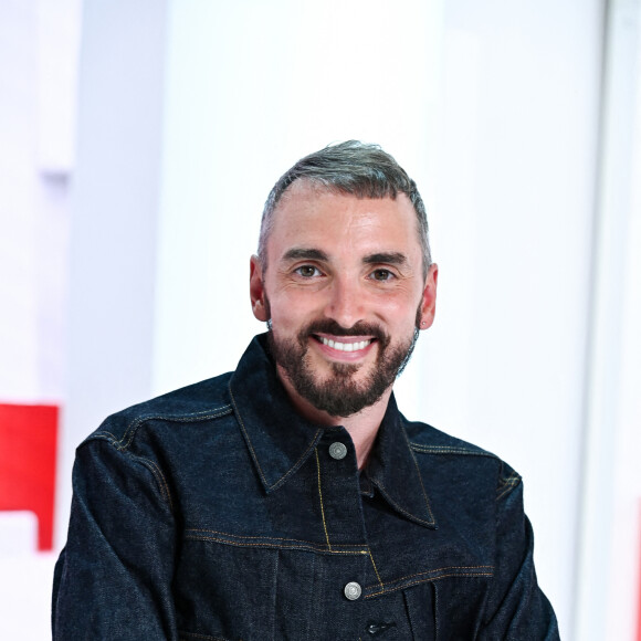 Christophe Willem - Enregistrement de l'émission "Vivement Dimanche" au Studio Gabriel à Paris, présentée par M.Drucker et diffusée le 11 septembre 2022 sur France 3 © Guillaume Gaffiot / Bestimage.