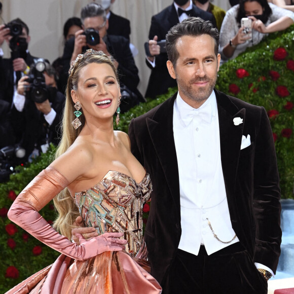 Blake Lively et Ryan Reynolds - Les célébrités arrivent à la soirée du "MET Gala 2022 : In America: An Anthology of Fashion" à New York, le 2 mai 2022.