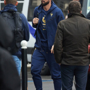 Olivier Giroud - Départ de l 'équipe de France de football du Bourget au Qatar pour disputer la Coupe du monde 2022, le 16 novembre 2022. Ils seront rejoints par Randal Kolo Muani, jeudi matin, à Doha. © Cyril Moreau/Bestimage