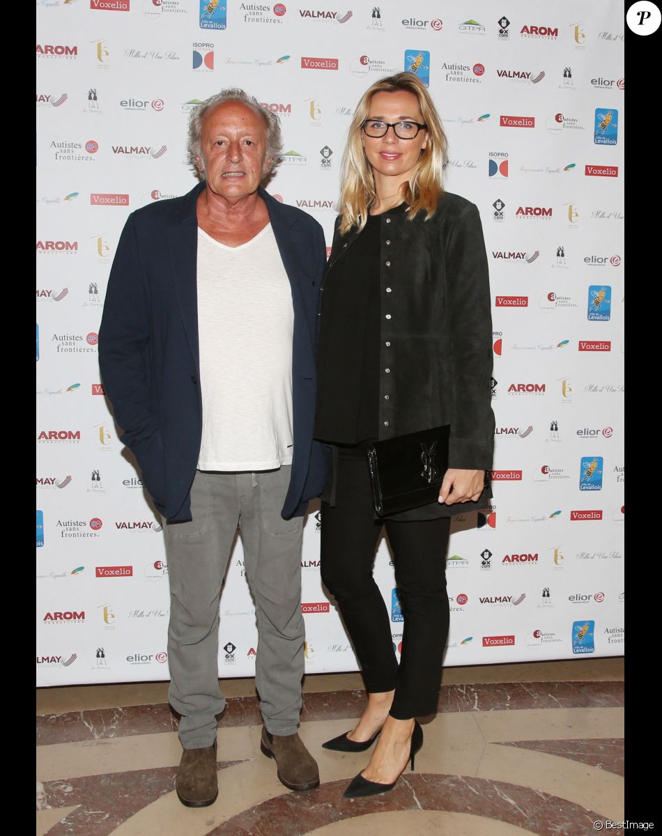 Didier Barbelivien et sa femme Laure - Gala de bienfaisance "Autistes sans frontières 92" à l'hôtel de ville de Levallois-Perret, le 26 mai 2016. © Denis Guignebourg/Bestimage