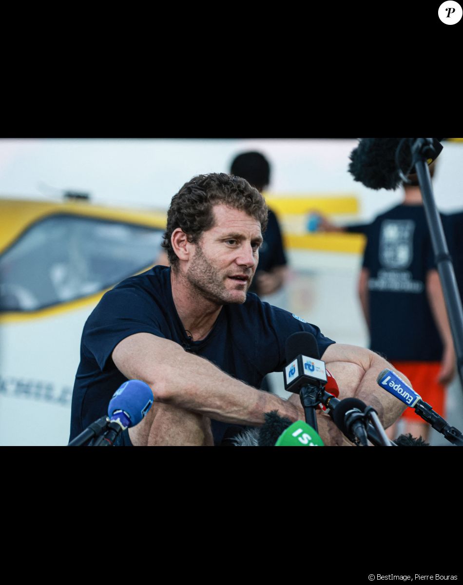 Charles Caudrelier, à bord de "Maxi Edmond de Rothschild", remporte la Route du Rhum, le 16 novembre 2022, et bat le précédent record en 6 jours 19 heures et 47 minutes au lieu de 7 jours 14 heures et 21 minutes par F.Joyon en 2018. Entre Saint-Malo et la Guadeloupe, F.Gabart est arrivé deuxième de la course avec son bateau "Svr Lazartigue". © Pierre Bouras / Panoramic / Bestimage