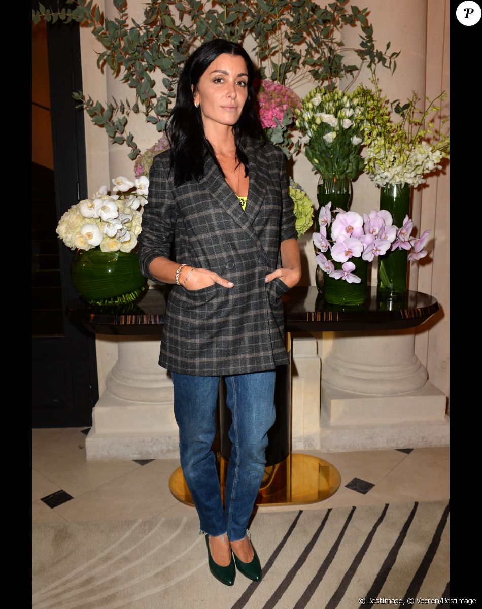 Exclusif - Jenifer Bartoli - Inauguration du nouvel hôtel 5 parisien au coeur du Triangle d'Or "Les Jardins du Faubourg" à Paris le 10 septembre 2019. Situé à deux pas d'adresses prestigieuses telles que les Champs-Élysées, la place de la Concorde, le Faubourg Saint-Honoré et le Palais de l'Élysée, l'hôtel Les Jardins du Faubourg s'annonce comme le nouvel écrin incontournable du Triangle d'Or. A propos des Jardins du Faubourg : Avec 32 chambres et 4 suites, l'hôtel donne sur une cour intérieure végétalisée et possède une magnifique terrasse de plus de 100 m2. Le tout nouveau restaurant des Jardins du Faubourg, " La Régalade du Faubourg ", est confié au chef Bruno Doucet, initiateur de la bistronomie. Mêlant produits frais, de saison, de grande qualité avec une cuisine généreuse et contemporaine, cette nouvelle adresse inédite et pleine d'audace, fera le bonheur de tous les clients. Le bar, " The Confidentiel ", écrin chaleureux, élégant et intimiste, aux lumières tamisées le soir venu, propose une collection de cocktails originale et savoureuse. Les Jardins du Faubourg propose également un Spa d'exception de plus de 400 m2 avec une carte de soins unique signée Olivier Lecoq, une piscine intérieure aux dimensions exceptionnelles avec hammam et sauna, ainsi qu'une salle de fitness avec du matériel dernière génération, du coaching personnalisé et des cours de yoga. La gamme de produits de soins luxueuse et respectueuse de l'environnement Olivier Lecocq Paris est en vente dans le spa de l'hôtel. © Veeren/Bestimage