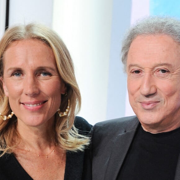 Exclusif - Agathe Lecaron et Michel Drucker - Enregistrement de l'émission "Vivement Dimanche" au Studio Gabriel à Paris, présentée par M.Drucker et diffusée le 27 novembre sur France 3. Le 16 novembre 2022 © Guillaume Gaffiot / Bestimage