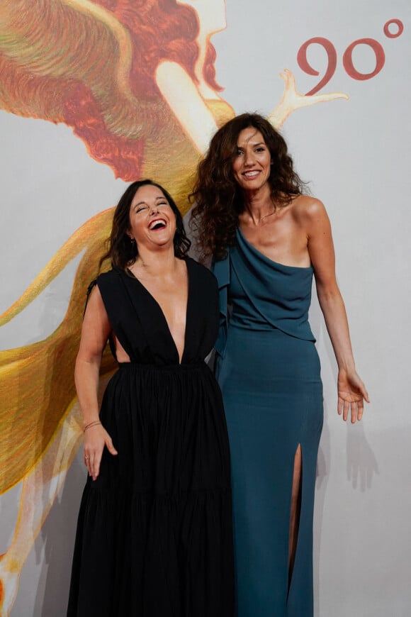 Laure Calamy et Doria Tillier - Red carpet du film "L'origine du mal" lors de la 79e édition du Festival International du Film de Venise, la Mostra. Le 1er septembre 2022.