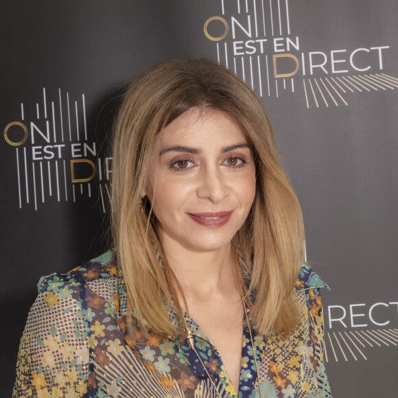 Exclusif - Julie Zenatti pour son nouveau titre en duo avec Rose " Rien de Spécial " - Backstage de l'émission OEED (On Est En Direct) , présentée par L.Ruquier et diffusée en direct le 20 mars 2021 sur France 2. Paris, le 20 mars 2021. © Jack Tribeca / Bestimage 