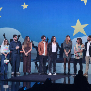 Exclusif  - Aurélie Arne, Sylvie Frérot, Emilie Bordes, Thibz, Kimberose, Jérémy Frerot et Laure Manaudou, Laury Thilleman, Lucas Frerot, Julien Charvet, Laurent Derechef - Surprises - Enregistrement de l'émission "La Chanson secrète 11" à Paris, diffusée le 24 juin sur TF1. Après le succès des précédentes éditions, " LA CHANSON SECRETE ", présentée par N.Aliagas et produite par DMLS TV, revient sur TF1. 8 artistes ne savent rien de ce qui va se passer pour eux ! Ils ont accepté de jouer le jeu, de se laisser totalement surprendre, émouvoir, parfois même déstabiliser car ils vont découvrir en même temps que les téléspectateurs une surprise : une chanson qui leur est chère revisitée et réinterprétée par un artiste. Des mises en scène spectaculaires au service de l'émotion... Et des émotions fortes pour l'artiste assis dans le fauteuil grâce à la venue sur le plateau de proches et d'invités inattendus. Les téléspectateurs seront aux premières loges pour vivre ces moments d'intimité musicale rare. Dans ce nouveau numéro, un couple rare en télévision, un chef étoilé, un invité piégé venu pour répéter une surprise à un autre guest sans s'attendre à être lui-même invité dans le fauteuil, des participants exceptionnels tels que le frère d'un guest pour la première fois en France... © Cyril Moreau / Bestimage 