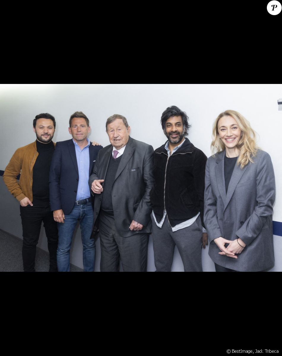 Exclusif - Karim Bennani, Daniel Riolo, Guy Roux, Vikash Dhorasoo, Laurie Delhostal - Backstage de l'émission OEED (On Est En Direct) présentée par L.Salamé et L.Ruquier - Paris le 23/04/2022 - © Jack Tribeca / Bestimage