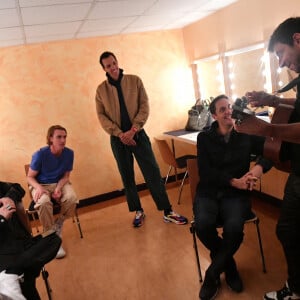 Exclusif - Patrick Bruel, Quentin Mosimann (DJ), Ben Mazué, Grand Corps Malade (Fabien Marsaud), Gaël Faye - Backstage - Enregistrement de l'émission "La fête de la Chanson française" à Paris, diffusée le 29 novembre sur France 2. Le 7 novembre 2022 © Cyril Moreau-Veeren / Bestimage