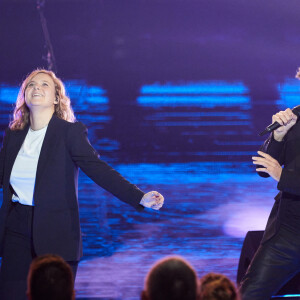 Exclusif - Emma Peters, Patrick Bruel - Enregistrement de l'émission "La fête de la Chanson française" à Paris, diffusée le 29 novembre sur France 2. Le 7 novembre 2022 © Cyril Moreau-Veeren / Bestimage