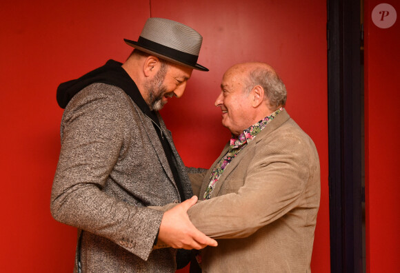 Exclusif - Kad Merad et Michel Jonasz - Backstage - Enregistrement de l'émission "La fête de la Chanson française" à Paris, diffusée le 29 novembre sur France 2. Le 7 novembre 2022 © Cyril Moreau-Veeren / Bestimage